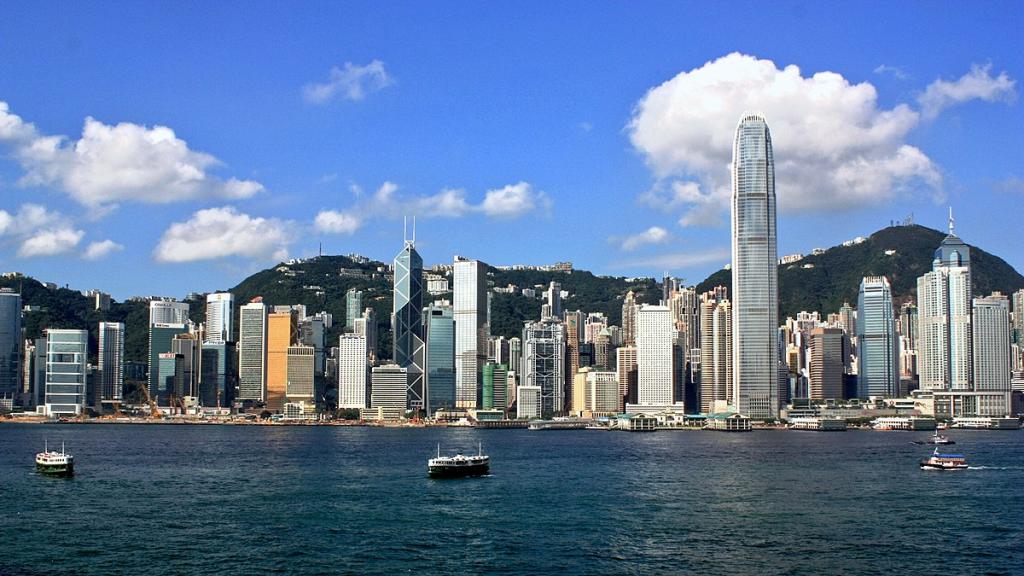Lotta ai tassisti non autorizzati nelle zone turistiche: Il piano d'azione di Hong Kong