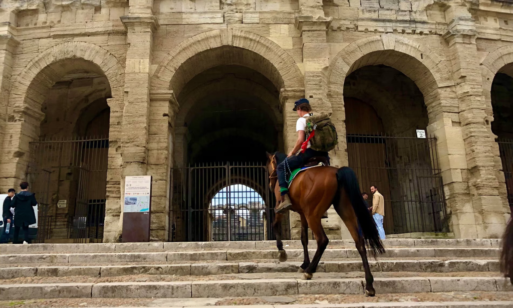 Un notevole viaggio a cavallo di 2.000 miglia dall'Italia alla Spagna.