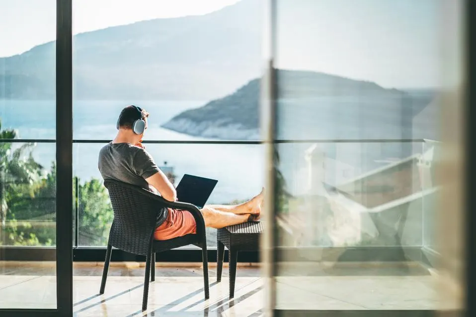 Strategie per acquisire clienti viaggiando come nomade digitale