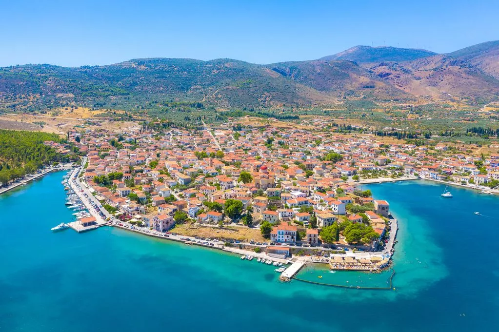 Κρυμμένος πολύτιμος λίθος: Γαλαξίδι στην Ελλάδα