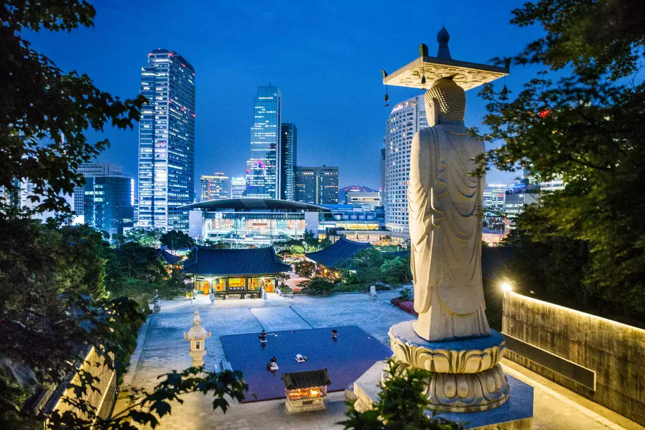 韩国对中国游客免签，提升旅游业。