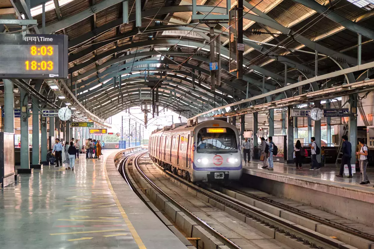 Delhin metrosta tulee pisin kaupunkimetro joulukuuhun 2025 mennessä