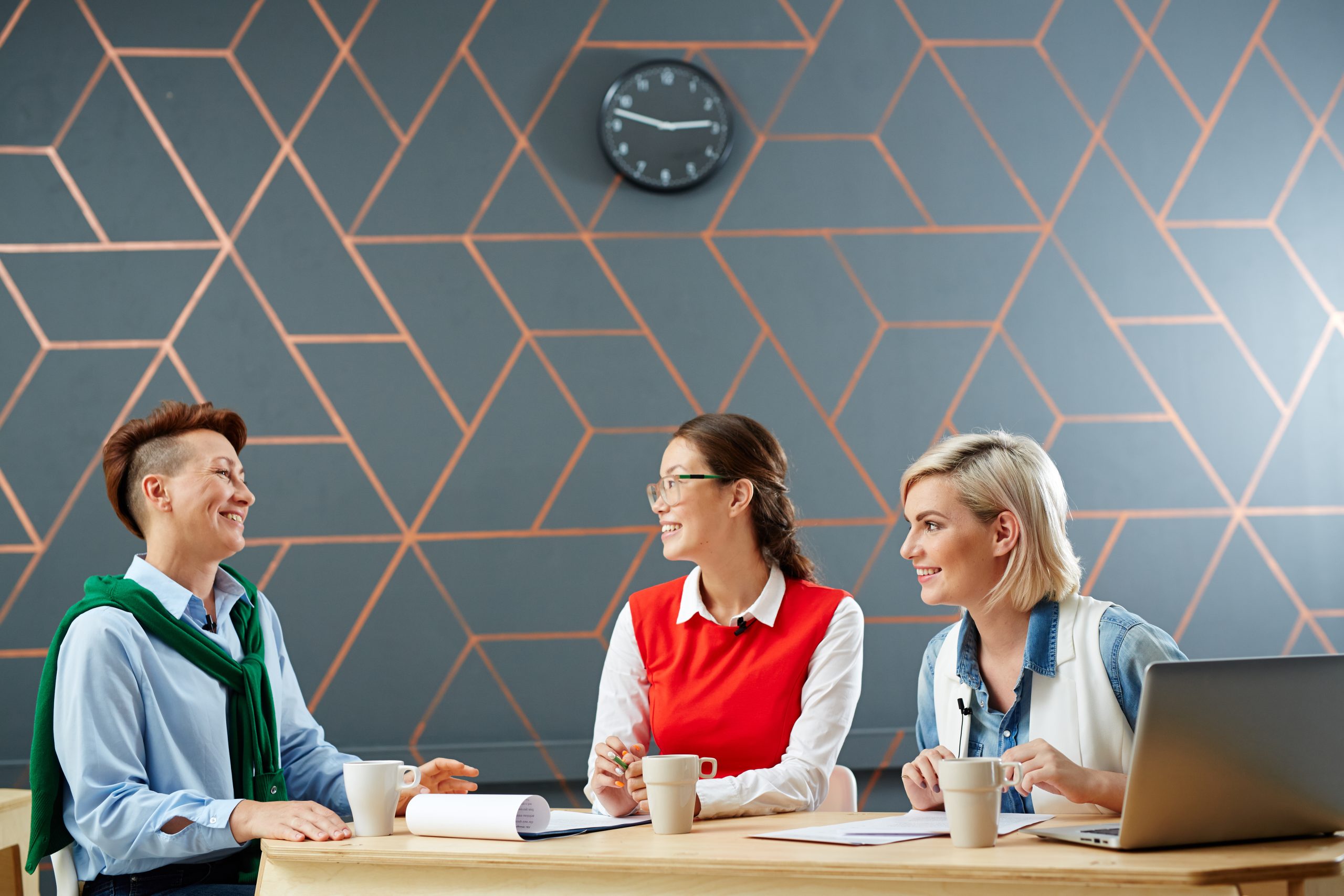 Mastering Icebreakers: Principais perguntas para ajudar a criar equipas mais fortes e promover ligações