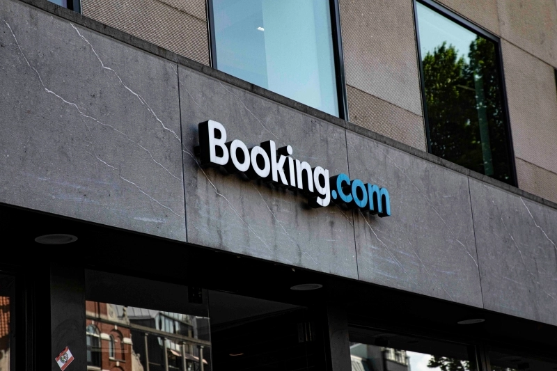 Booking Commission Adjustments: Impacts on the Travel Industry