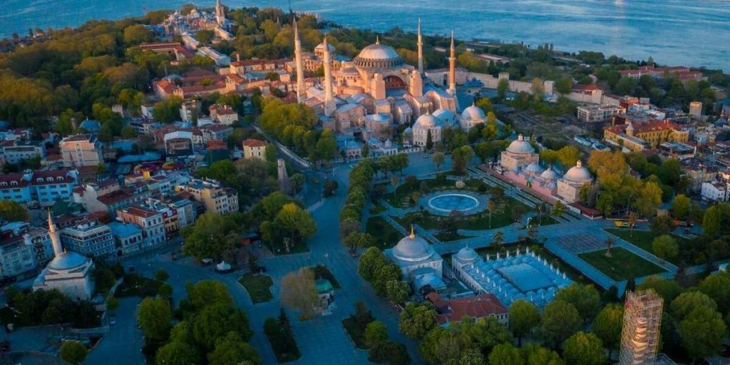 Esplorare le spese necessarie per viaggiare in Turchia