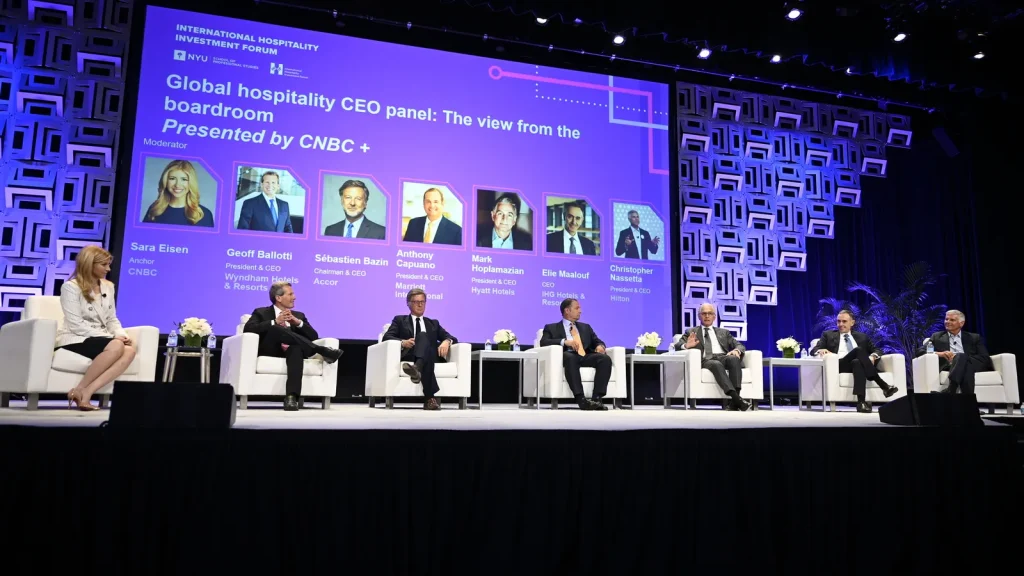 Insights de CEOs Hoteleiros Líderes sobre Necessidades de Viagem em Meio à Incerteza